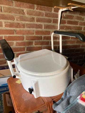 Toiletverhoger beschikbaar voor biedingen