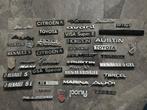 Partij emblemen 42 x Audi Citroen V6 Renault Toyota Luxus., Ophalen of Verzenden, Gebruikt, Gebruiksvoorwerp