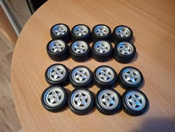 4 sets wielen met band modelauto 1:18 beschikbaar voor biedingen