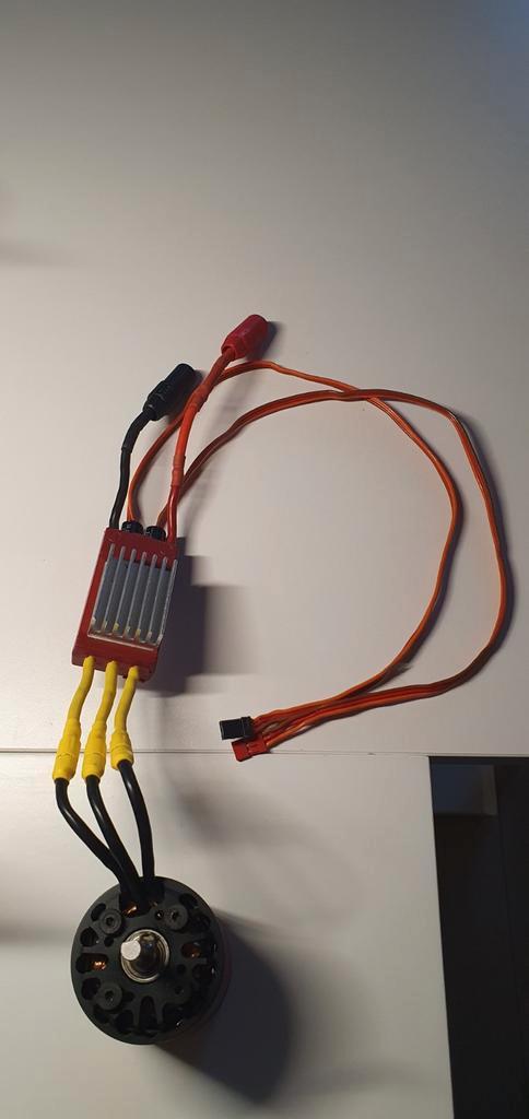 Xnova 4025 560kv /  kontronik 80ah hv 12s, Hobby en Vrije tijd, Modelbouw | Radiografisch | Helikopters en Quadcopters, Zo goed als nieuw