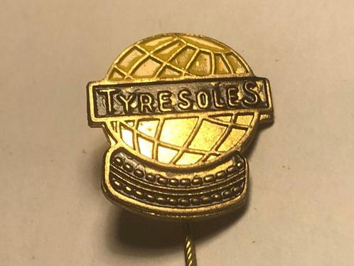 Metalen TYRESOLES BANDENMERK Speld (Geel/Zwart/Messingkleur), Verzamelen, Speldjes, Pins en Buttons, Zo goed als nieuw, Speldje of Pin