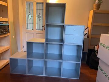 grijze kubus kastjes voor een kast zoals jij die wilt beschikbaar voor biedingen