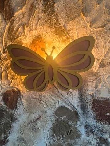 Vlinderlamp  kinderkamer  beschikbaar voor biedingen