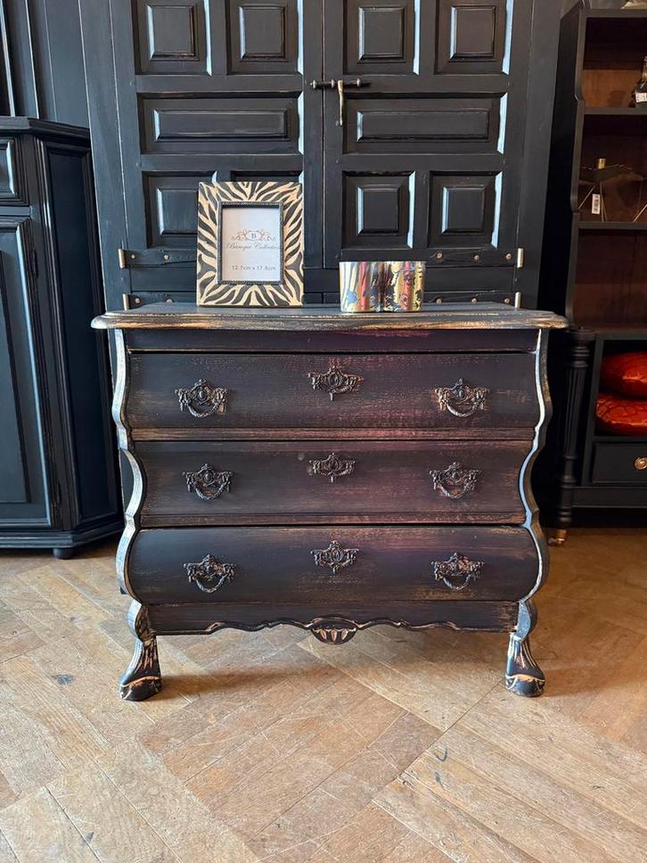 Vintage buikkastje brocante kastje zwart goud oude kast VdlM, Huis en Inrichting, Kasten | Ladekasten, Zo goed als nieuw, Minder dan 100 cm