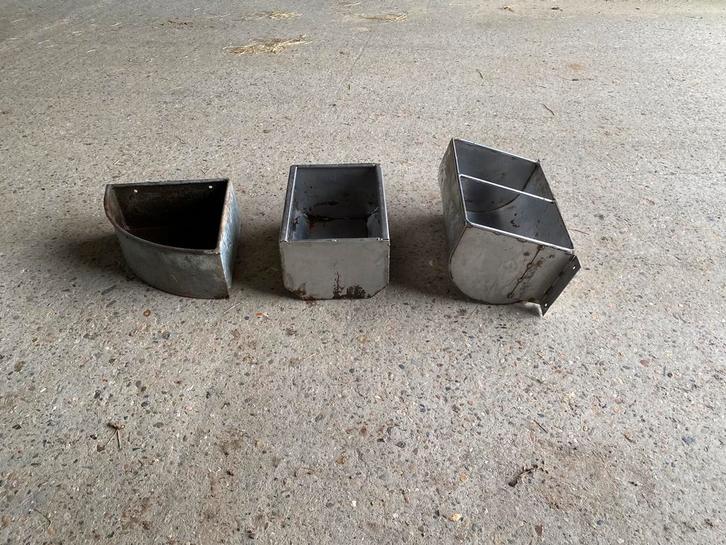 Voerbakken voor paarden te koop, Dieren en Toebehoren, Stalling en Weidegang, Stalling, Toebehoren