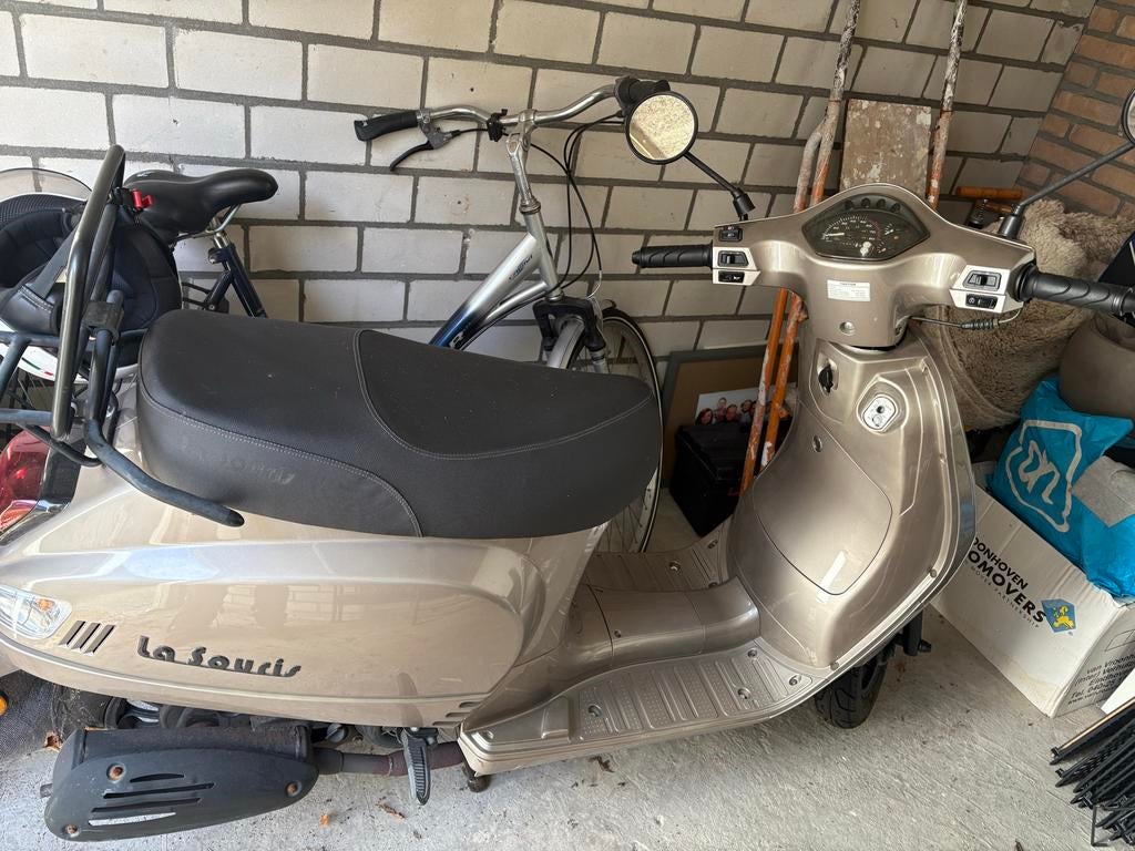 La Souris scooter - Weinig km, 1e eigenaar, Fietsen en Brommers, Snorfietsen en Snorscooters, Ophalen, Gebruikt, Benzine, Overige merken