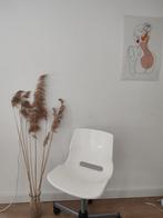 White IKEA chair, Huis en Inrichting, Stoelen, Ophalen, Zo goed als nieuw, Wit, Eén