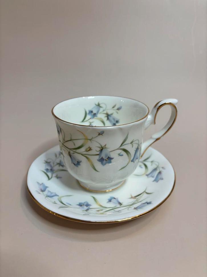 Vintage Kop en Schotel Duchess Harebell, Antiek en Kunst, Antiek | Servies los, Ophalen of Verzenden