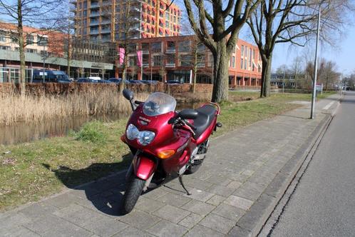 Suzuki GSX F 750 2000, Motoren, Motoren | Suzuki, Particulier, Sport, meer dan 35 kW, 4 cilinders, Ophalen