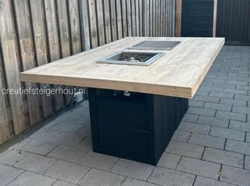 BBQ-tafel houtskoolbarbecue en wokbrander ingebouwd in tafel beschikbaar voor biedingen