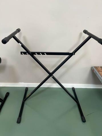 Q-EX Stands Keyboardstandaard beschikbaar voor biedingen