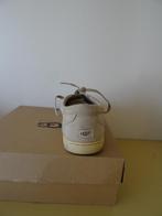 Ugg sneakers mt 39, Beige, Ophalen of Verzenden, Sneakers of Gympen, Zo goed als nieuw