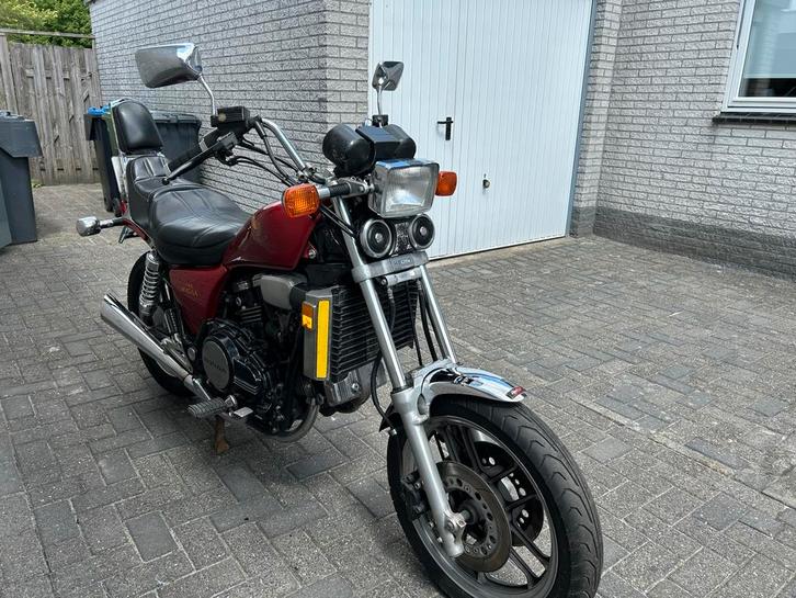 Honda V45 Magna '84 - Opknapper, Motoren, Motoren | Honda, Particulier, Chopper, meer dan 35 kW, 4 cilinders, Minimaal motorrijbewijs A1