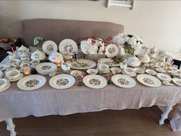 Wedgwood Patrician Tapestry 1940 servies compleet antiek beschikbaar voor biedingen