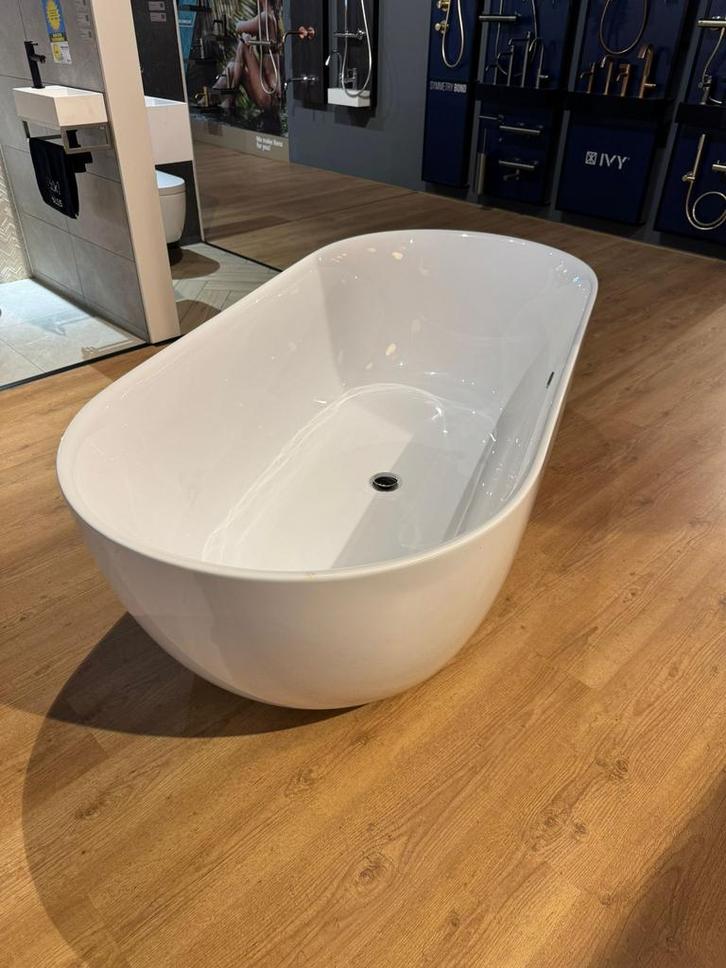 Vrijstaand Bad – Moderne Luxe – Nieuwstaat, Doe-het-zelf en Verbouw, Sanitair, Zo goed als nieuw, Overige typen, Ophalen