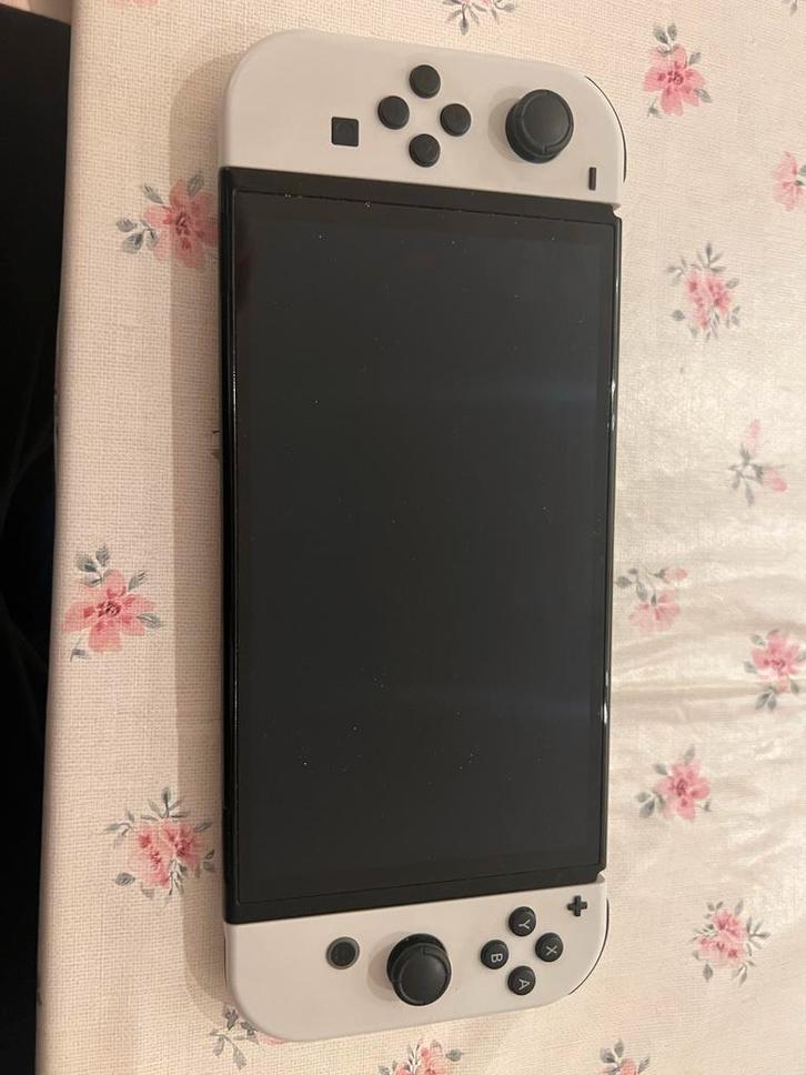 Nintendo Switch OLED - Zo goed als nieuw!, Spelcomputers en Games, Spelcomputers | Nintendo Switch, Zo goed als nieuw, Switch OLED