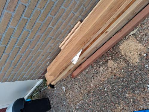 Douglas hout, redelijke staat., Doe-het-zelf en Verbouw, Hout en Planken, Zo goed als nieuw, Balk, Overige houtsoorten, 50 mm of meer