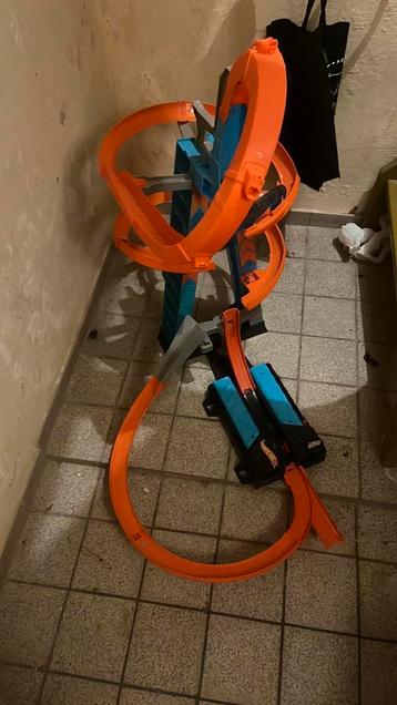Hot Wheels Action Wolkenkrabber Crash speelset beschikbaar voor biedingen