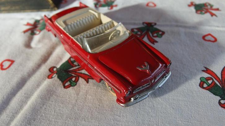 Dinky Toys Onbespeelde Chrysler New Yorker 1955, nr. 24A, Hobby en Vrije tijd, Modelauto's | 1:43, Zo goed als nieuw, Auto, Dinky Toys