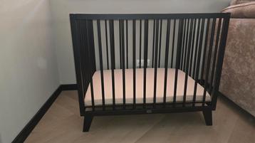 TWF baby box romeo PLUS matras en hoeslaken MIERLO  beschikbaar voor biedingen