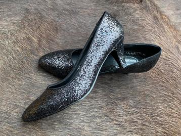 Mooie zwarte glitter pumps mt 39 Graceland zgan valt kleiner beschikbaar voor biedingen