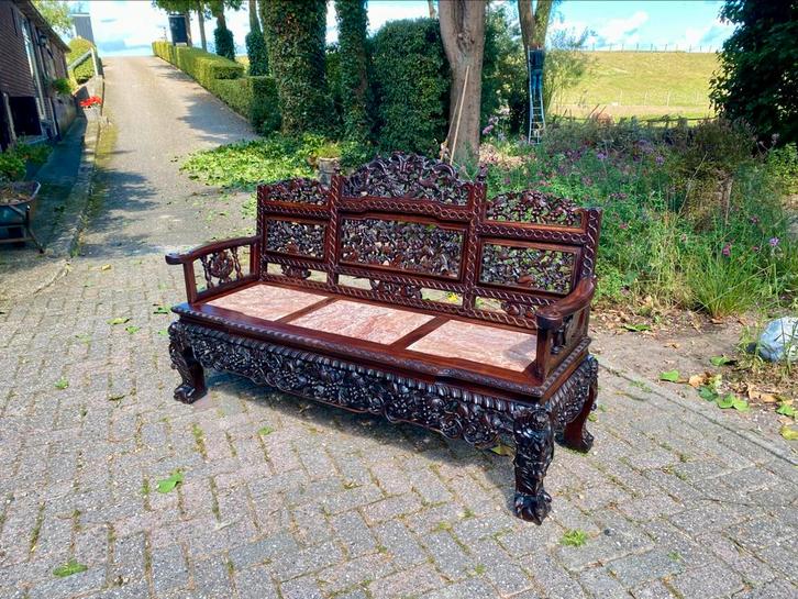 Chinese bank, palissander en marmer, draken vogels snijwerk., Antiek en Kunst, Antiek | Meubels | Stoelen en Banken, Ophalen
