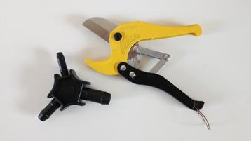 Uponor kalibrator ontbramer + buizenschaar knipschaar beschikbaar voor biedingen