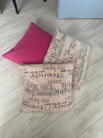 Set van 3 sierkussens beschikbaar voor biedingen