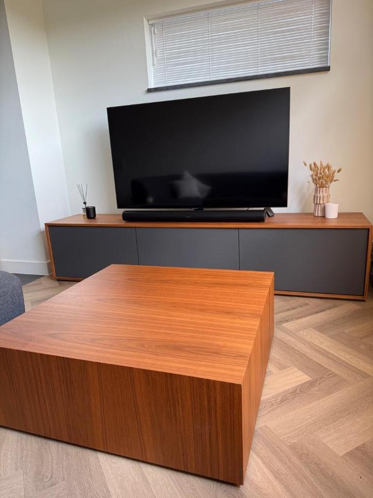 Tv meubel walnoot en bijpassende salontafel (set), Huis en Inrichting, Kasten | Televisiemeubels, Zo goed als nieuw, Minder dan 100 cm