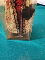 Pop hindeloopen souvenir pop, Verzamelen, Poppen, Ophalen of Verzenden, 'T Olde Gre-j, Info@toldegrej.nl, Endepoelstraat 20f Didam