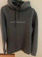 Daily Aesthetikz Hoodie - Maat M - Grijsgroen, Kleding | Heren, Truien en Vesten, Maat 48/50 (M), Ophalen of Verzenden, Zo goed als nieuw