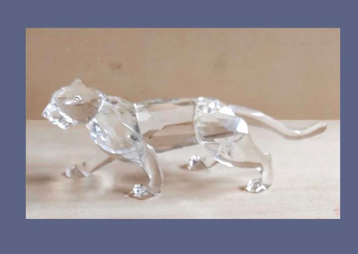 Swarovski Luipaard met doos en certificaat, Verzamelen, Swarovski, Zo goed als nieuw, Figuurtje, Ophalen of Verzenden