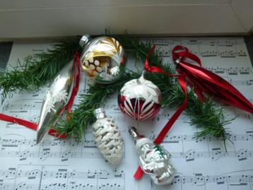 6 oude glazen kerstballen beschikbaar voor biedingen