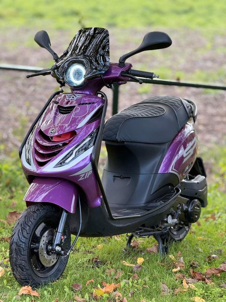 Piaggio zip iget (NIEUWSTAAT), Fietsen en Brommers, Scooters | Piaggio, Zo goed als nieuw, Zip, Maximaal 45 km/u, Benzine, Ophalen