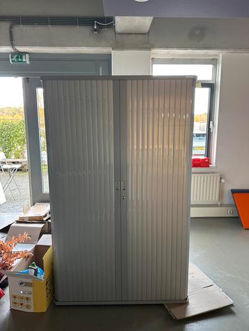 Archiefkast met sleutels te koop! beschikbaar voor biedingen