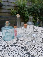 Veeeeeel glazen flesjes, Huis en Inrichting, Overige kleuren, Ophalen of Verzenden, Minder dan 50 cm, Glas