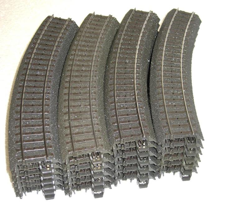 Marklin C rails 24130 - 24 stuks, Hobby en Vrije tijd, Modeltreinen | H0, Zo goed als nieuw, Rails, Wisselstroom, Märklin, Ophalen of Verzenden