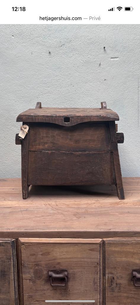 Himalaya kist kistje klepbank bankje landelijk stoer box oud, Huis en Inrichting, Woonaccessoires | Kisten, Nieuw, Minder dan 50 cm