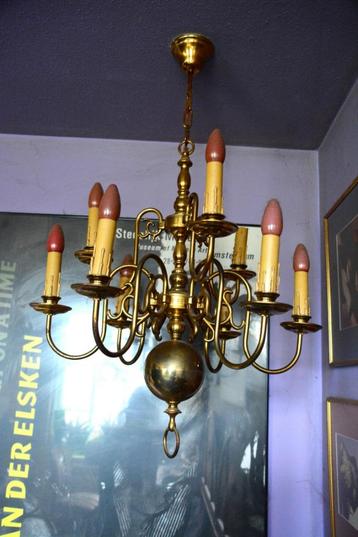 Klassieke messing kroonluchter – 8-armig, vintage stijl beschikbaar voor biedingen