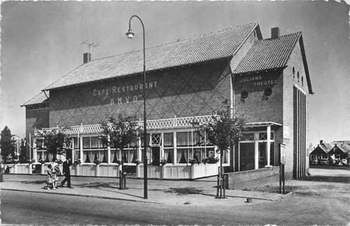 (301-099-001) Volendam Cafe Restaurant AMVO, Verzamelen, Ansichtkaarten | Nederland, Noord-Holland, Verzenden