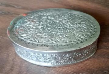 Alpaca (nieuw zilver) sieraden doosje hand bewerkt ca 8.5 cm beschikbaar voor biedingen