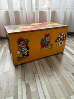 Hand gemaakt speelgoed / dekkenkist met strip figuurtjes, Minder dan 50 cm, 50 tot 100 cm, Ophalen of Verzenden, Zo goed als nieuw