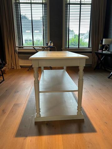 Flamant tafel offwhite met onderblad landelijke stijl beschikbaar voor biedingen