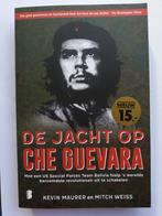 Boek : De jacht op CHE GUEVARA. Een waargebeurd verhaal., Kevin Maurer en Mitch Weiss, Ophalen of Verzenden, Politiek, Zo goed als nieuw