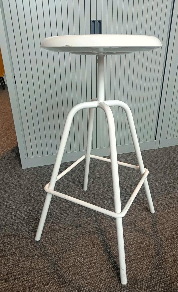 Krukken Atelier Hausmann – industrieel design, 73cm hoog, Huis en Inrichting, Barkrukken, Gebruikt, 60 tot 90 cm, Metaal, 5 krukken of meer