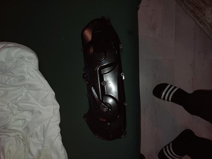 aerox carterkap zo snel mogelijk ophalen, Fietsen en Brommers, Brommeronderdelen | Algemeen, Ophalen