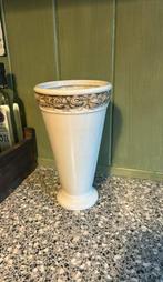 Bloempot brocant creme met bloemenrand, Ophalen of Verzenden