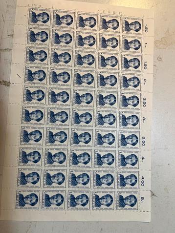 9 Postfris vellen Zwitserse Postzegels - Diverse Jaargangen beschikbaar voor biedingen