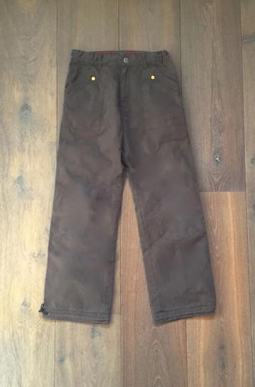 IZGS: warme bruine jongens broek; rechte pijpen; maat 152