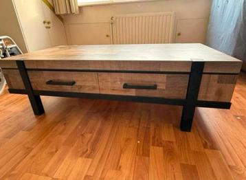 Moderne salontafel mumbaihout beschikbaar voor biedingen